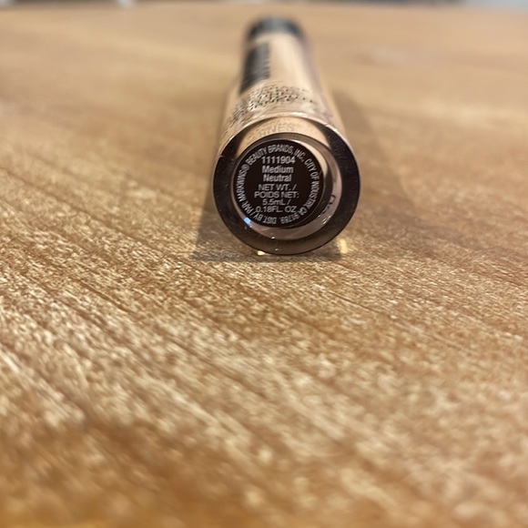 Wet n Wild Incognito Concealer - Picture 3 of 3